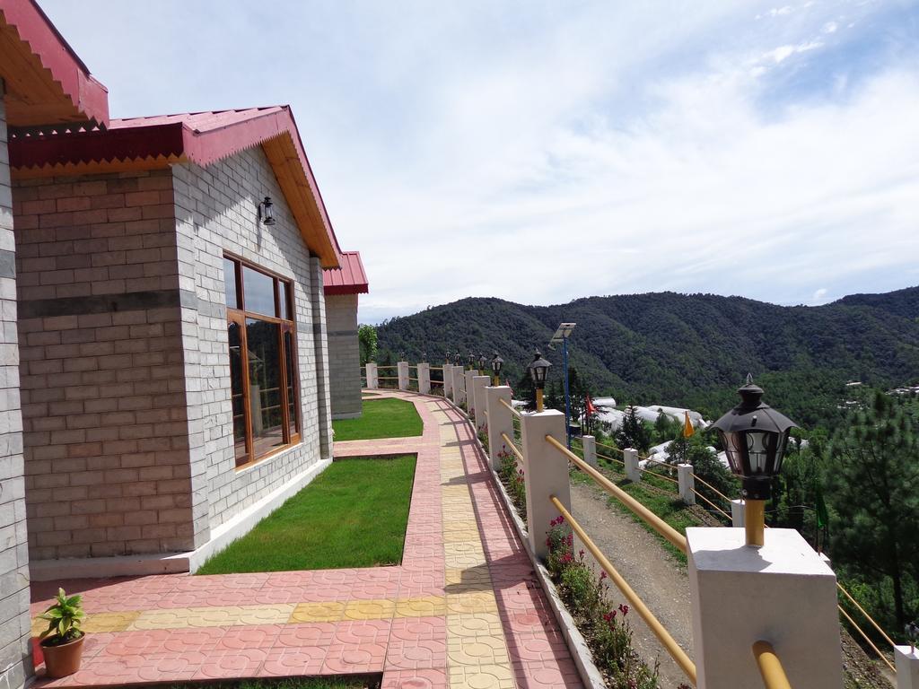 Village Live In Resort Chail Buitenkant foto