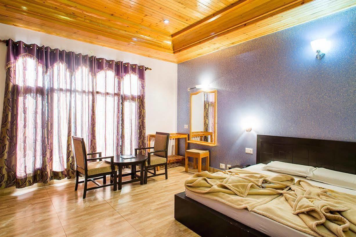 Village Live In Resort Chail Buitenkant foto
