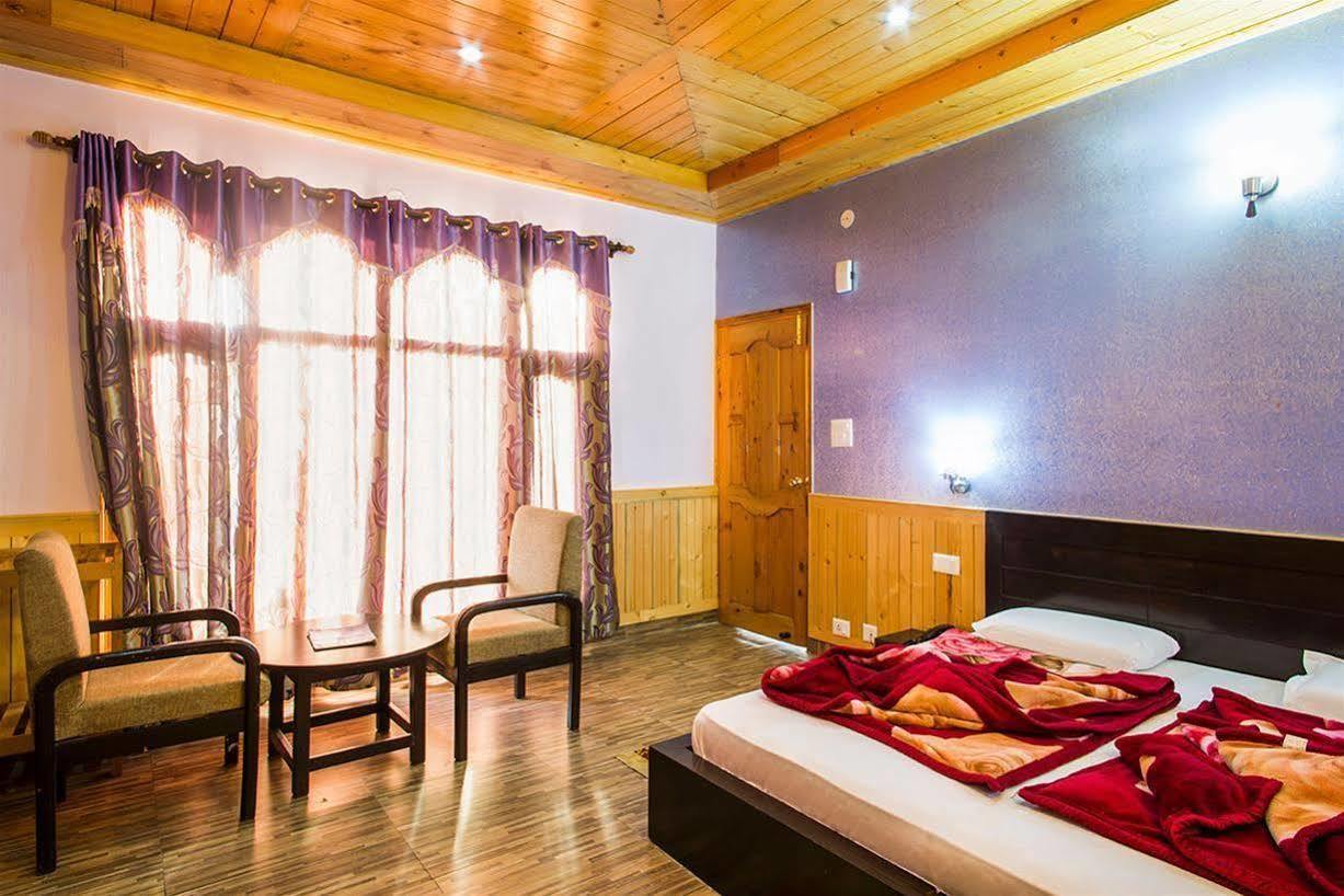 Village Live In Resort Chail Buitenkant foto